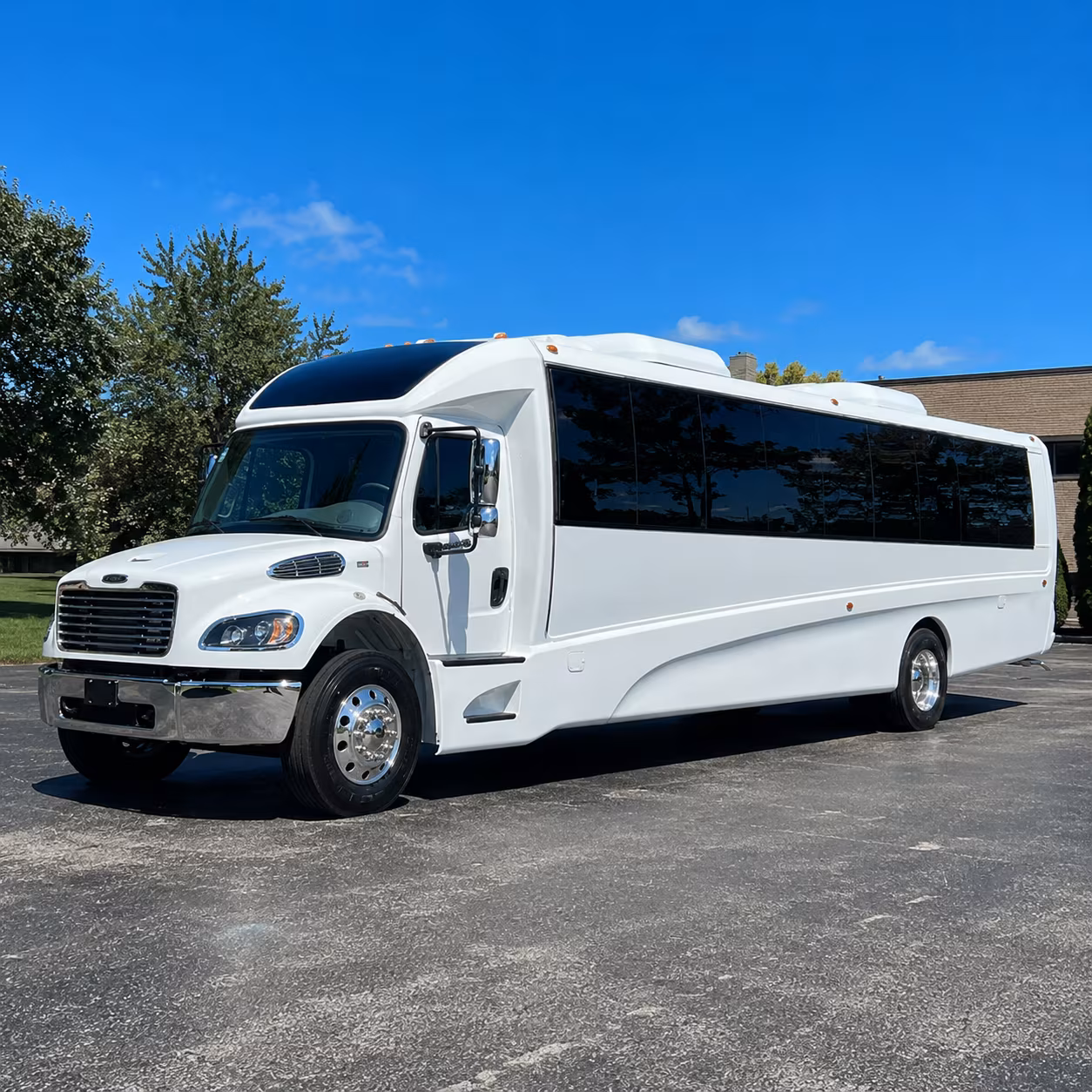 new bedford 25 passenger minibus