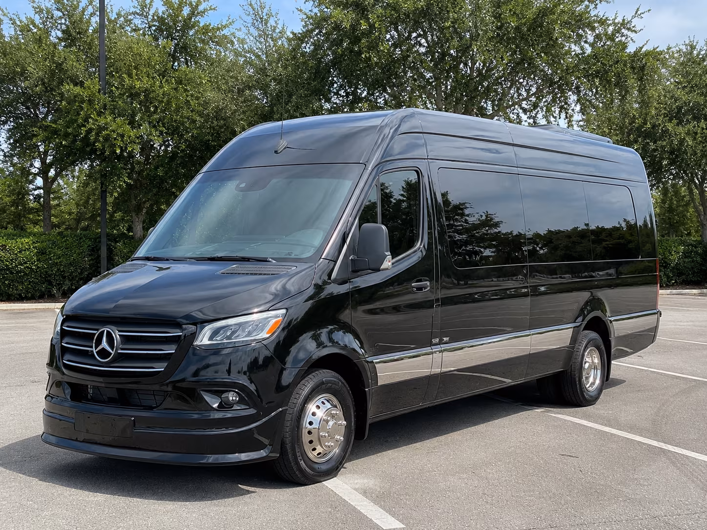 sprinter vans and party buses for tailgates and away game road trips